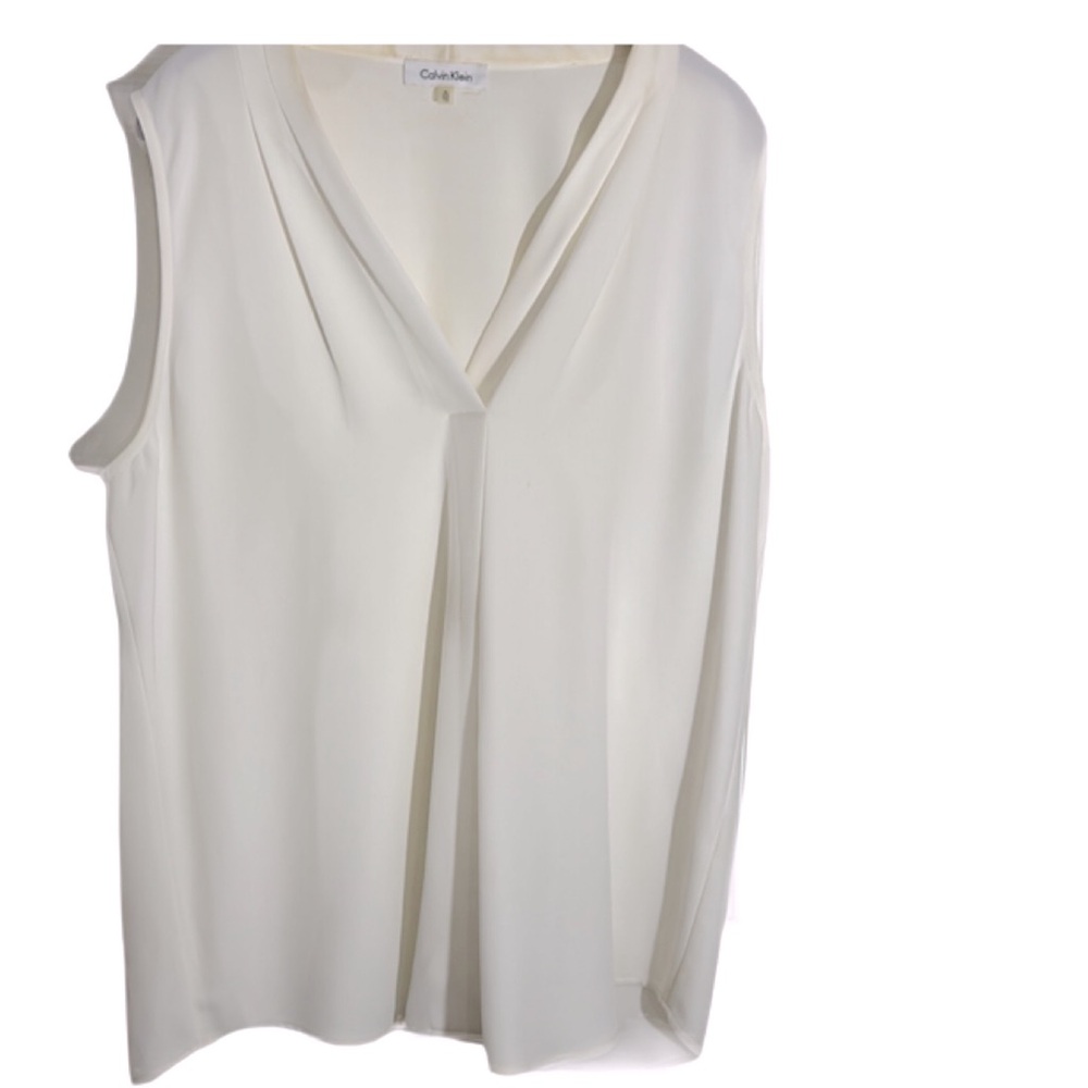 Calvin Klein Women's Sleeveless Blouse with Inverted Pleat  - 744